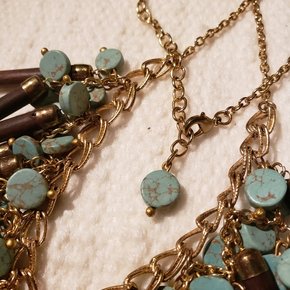 Wood and turquoise necklace - Picture 2 of 6
